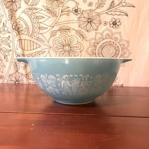 Vintage Pyrex Amish Butterprint Cinderella Bowl 442 1 1/2 Quart